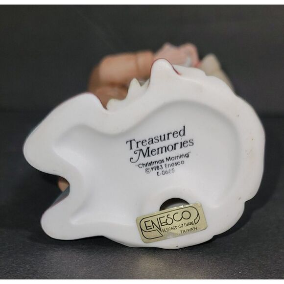 Vintage Enesco Treasured Memories Christmas Morning - Picture 7 of 7
